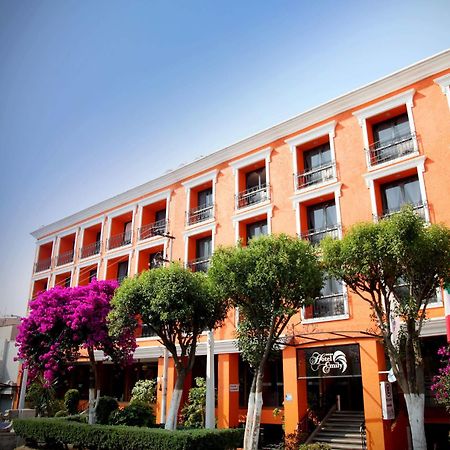 Hotel Emily Pachuca Bagian luar foto
