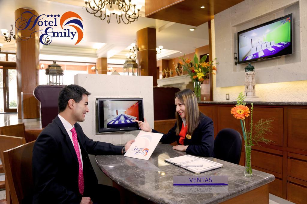 Hotel Emily Pachuca Bagian luar foto