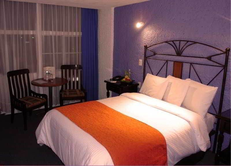 Hotel Emily Pachuca Bagian luar foto