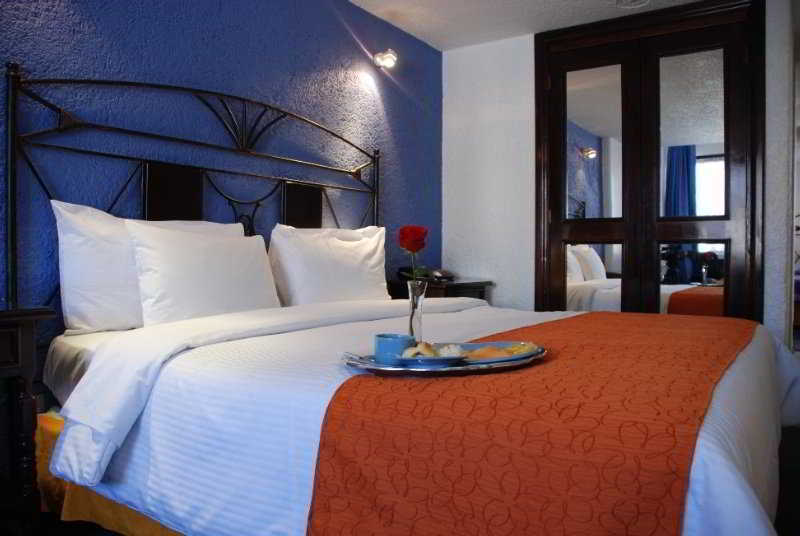 Hotel Emily Pachuca Bagian luar foto