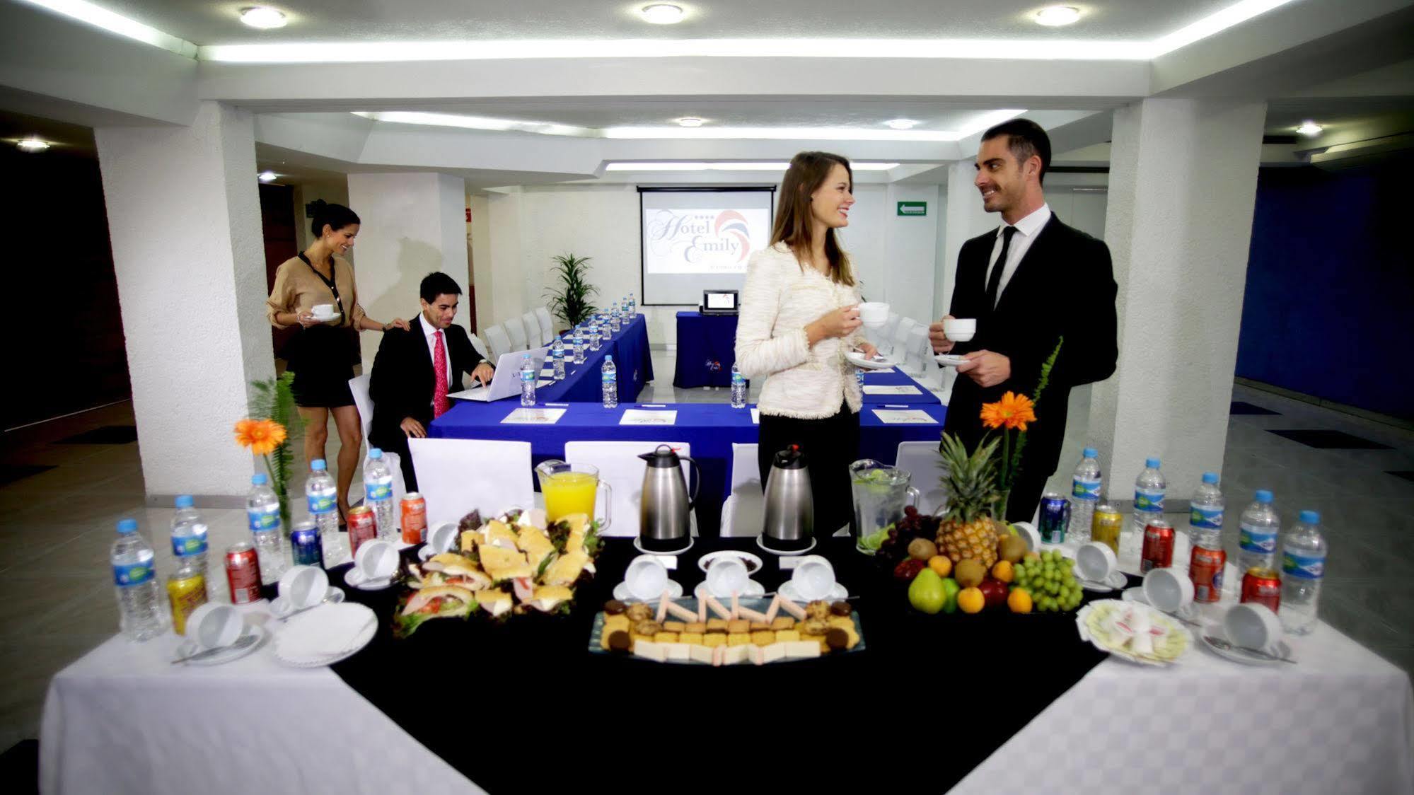 Hotel Emily Pachuca Bagian luar foto